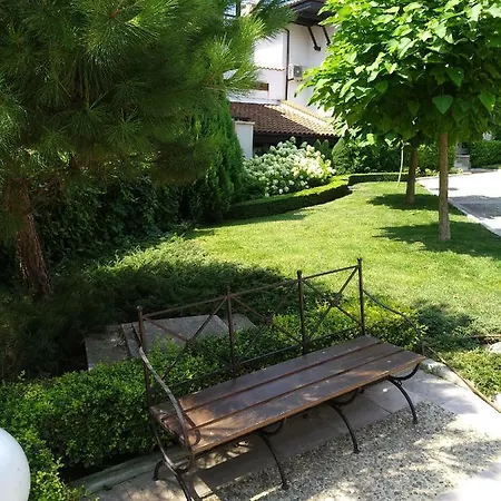 Oasis & Spa Studio 1